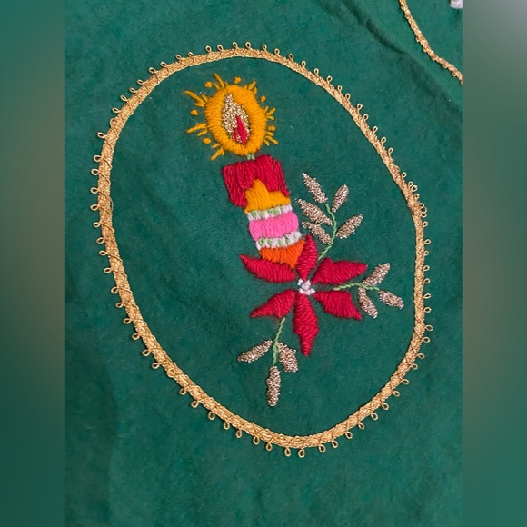 Vtg Christmas Tablecloth/Tree Skirt 41" Green Crewel Angel Gold Trim Handmade - Picture 7 of 9
